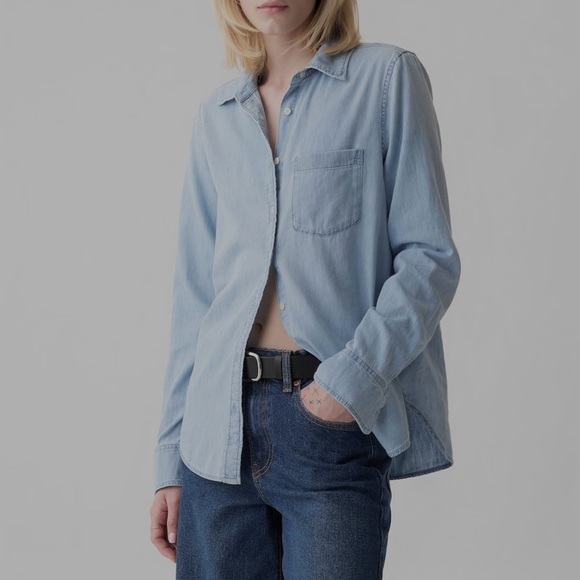 GAP Blue Relaxed Button Down light wash denim Collared shirt women's size Small - Picture 1 of 7